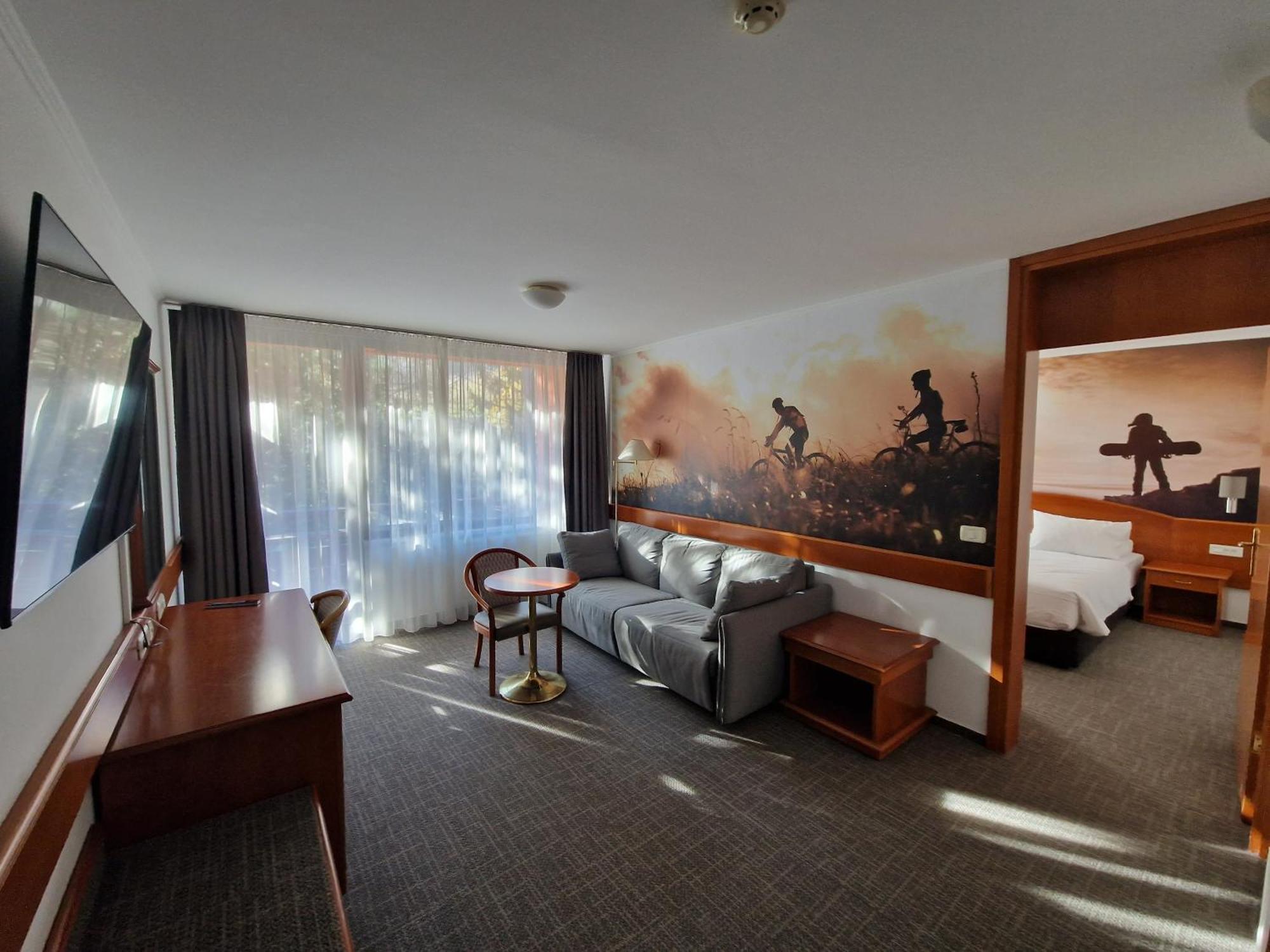 ホテル コンパス クランスカゴーラ エクステリア 写真